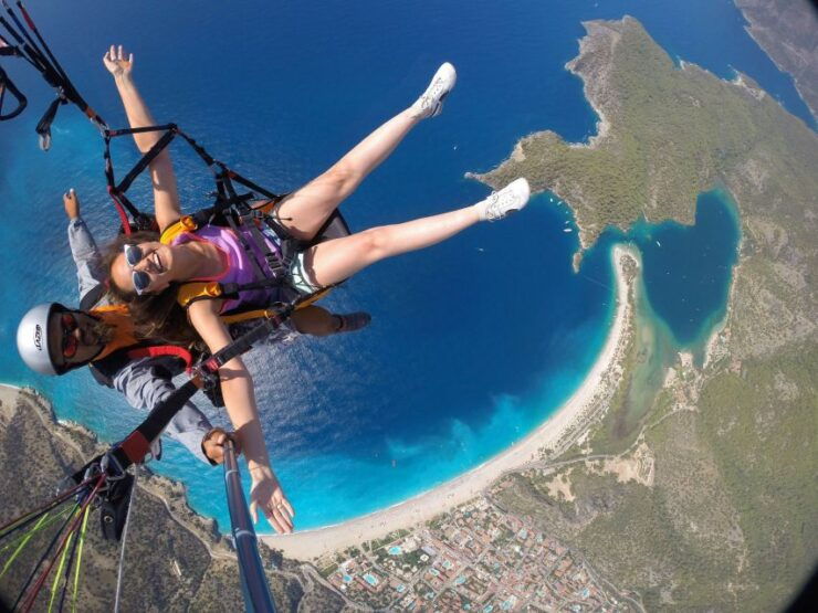 Oludeniz: Tandem 30-Minute Paragliding Flight - Experience Highlights