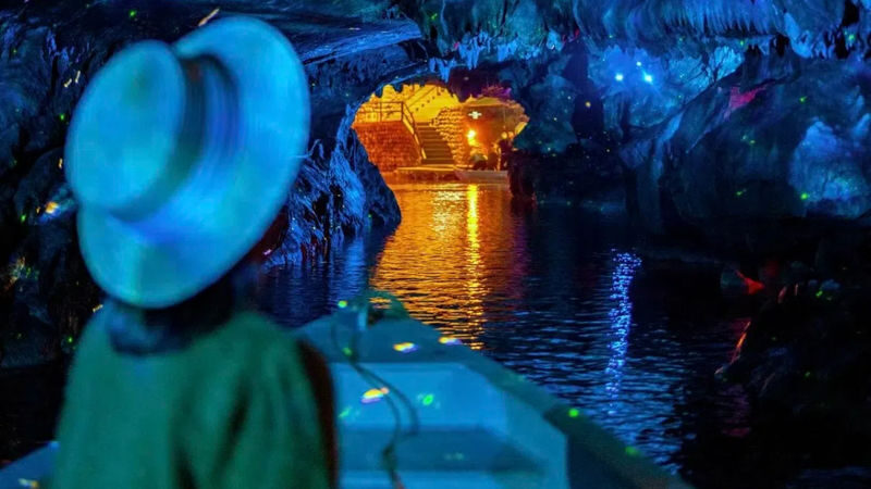OMG Heartbeat Paradise - A karst valley with an amusement-park plan