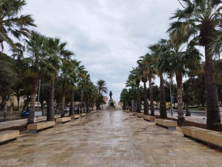 On the Footsteps of the Knights - Valletta and Vittoriosa - Crossing Maltas Grand Harbour