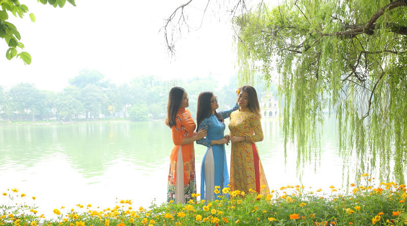 One Day Ao Dai Rental in Hanoi - Your own route, from lake walks to historic sites