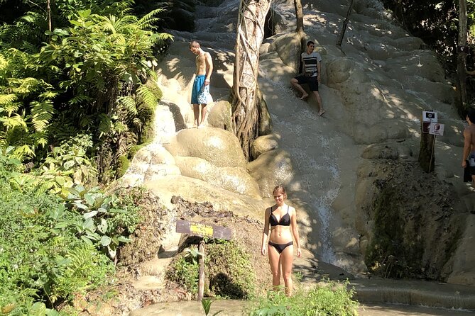 One Day Doi Suthep Temple, Palad Temple & Sticky Waterfall - Common Questions