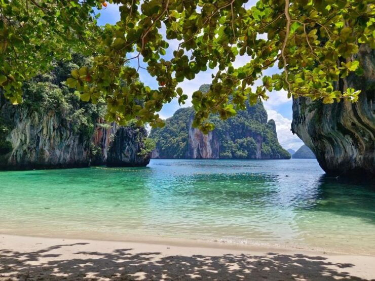 One Day Hong Island Private by Luxury Vintage Boat - Activity Details