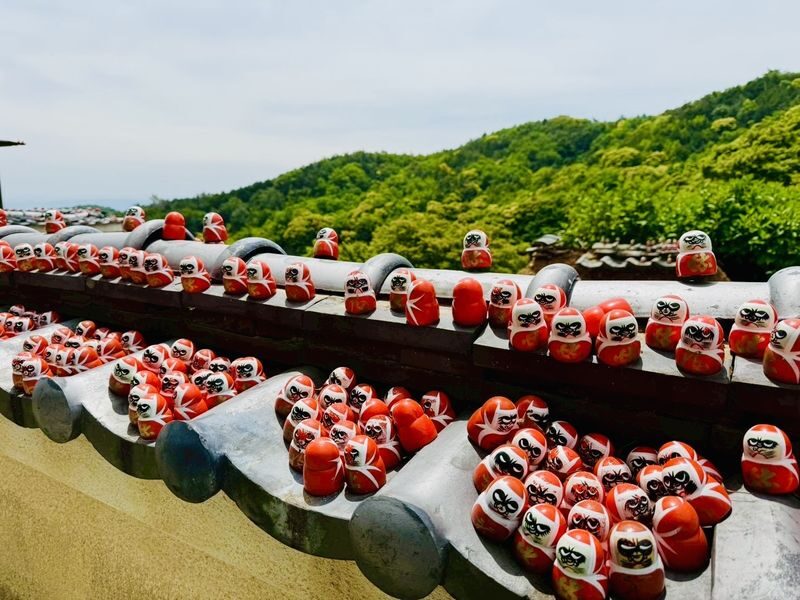 One-Day Influencer Spot Tour: Katsuoji Temple Daruma, Arashiyama Togetsukyo Bamboo Forest & Kiyomizu-dera Ancient Capital Stroll (Departing from Osaka) - Kiyomizu-dera: temple views and old Kyoto lanes