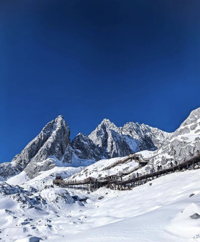 One-day private car tour of Jade Dragon Snow Mountain and Baisha Ancient Town in Lijiang, Yunnan - A big mountain day, with Baisha as a welcome change of pace