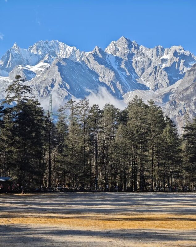One-day private car tour of Jade Dragon Snow Mountain and Baisha Ancient Town in Lijiang, Yunnan - Blue Moon Valley, then a practical lunch break