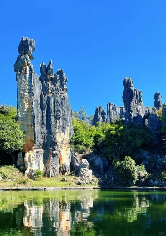 One-day private car tour of Yunnan Stone Forest/Jiuxiang/Dianchi Lake - Adding Jiuxiang Cave for an underground contrast