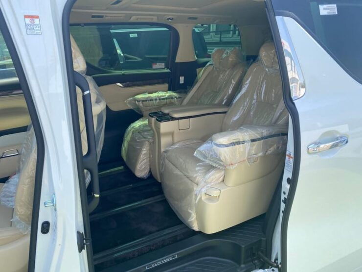 One Day Private Customized Self-Guided Tour in Kamakura - Pickup and Transportation Details