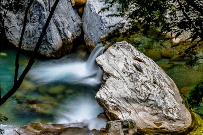 One-Day Private Guided Tour in Taroko Gorge From Hualien - Tour Details and Itinerary