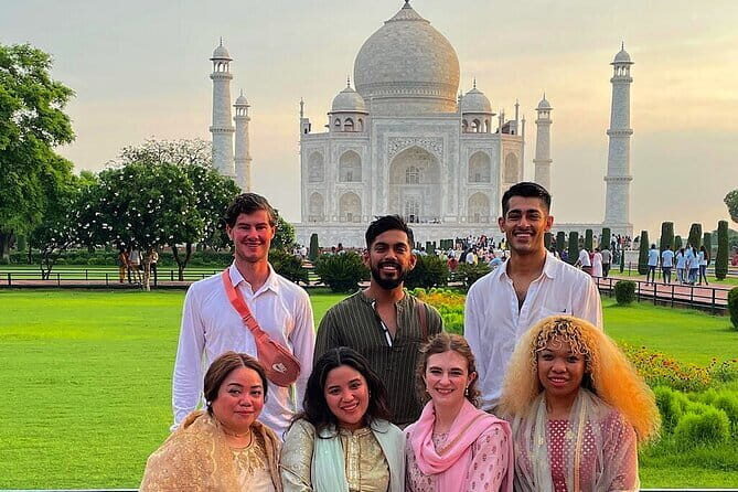 One-Day Private Taj Mahal Tour From Mumbai - Good To Know