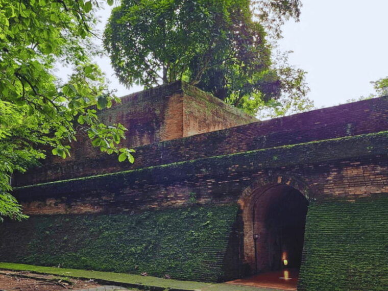 One-Day Private Tour With Driver :Temples & Mae Sa Waterfall - Wat Phra That Doi Suthep