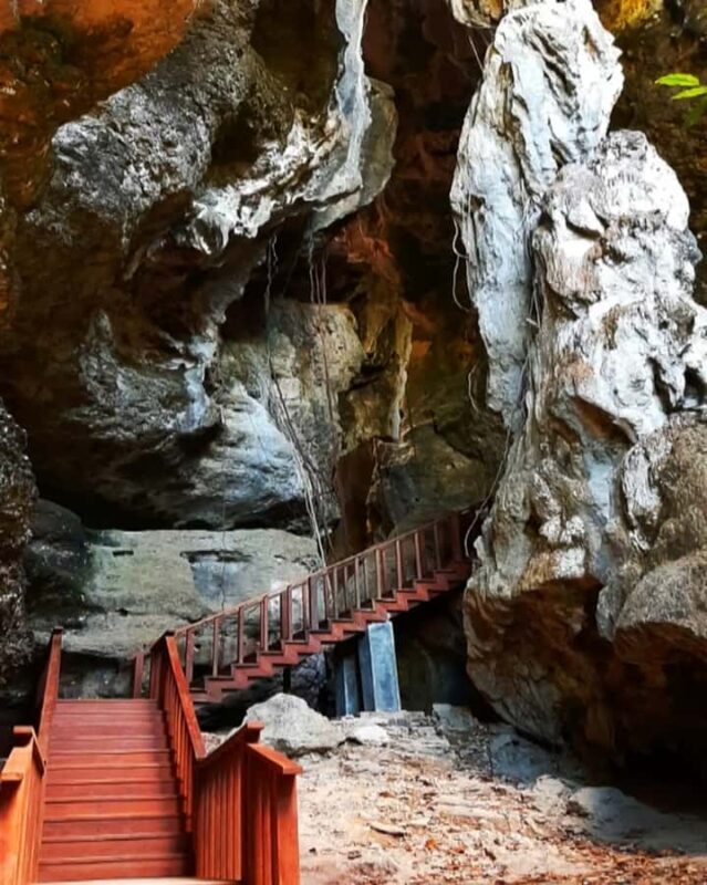 One-Day Rangko Cave, Batu Cermin, Sylvia Hill & GSpot - Sylvia Hill (Bukit Cinta): Panoramic Views of Labuan Bajo