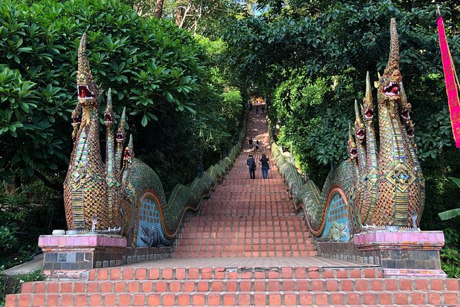 One Day Tour Doi Suthep Temple, Palad Temple, Orchid Farm, Longneck Hill Tribe Village (Private Tour - Common Questions