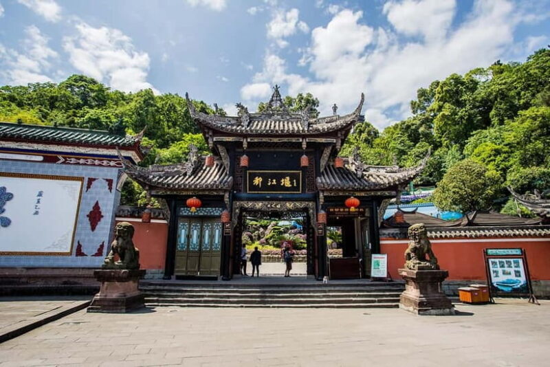 One-Day Tour: Dujiangyan, Mount Qingcheng, Panda Valley - Good To Know