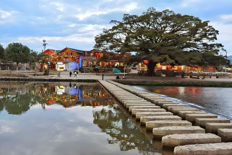 One-Day Tour from Xiamen to Nanjing Yunshuiyao & Yongding Gaobei Tulou Cluster (Explore World Cultural Heritage) - A day among Fujian’s earthen homes