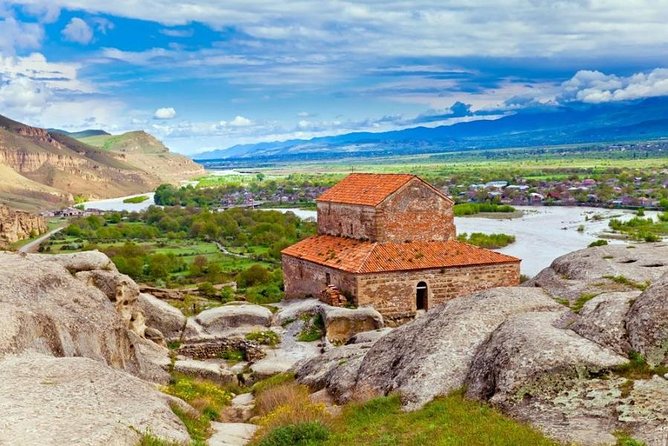 One-Day Tour in Ancient Mtskheta, Gori and Uplistsikhe - Meeting and Pickup Details