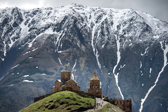 One Day Tour in Kazbegi Mountains - Itinerary Highlights