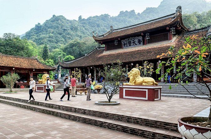 One Day Tour in Perfume Pagoda with Lunch from Hanoi - FAQ
