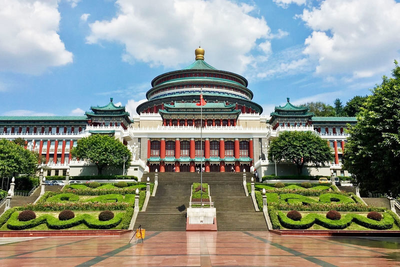 One-day tour of Chongqings 8D magical city - Liziba: the train through the building