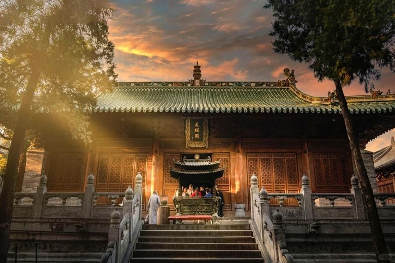 One-Day Tour of Shaolin Temple and White Horse Temple in Luoyang - Two temples, two very different moods