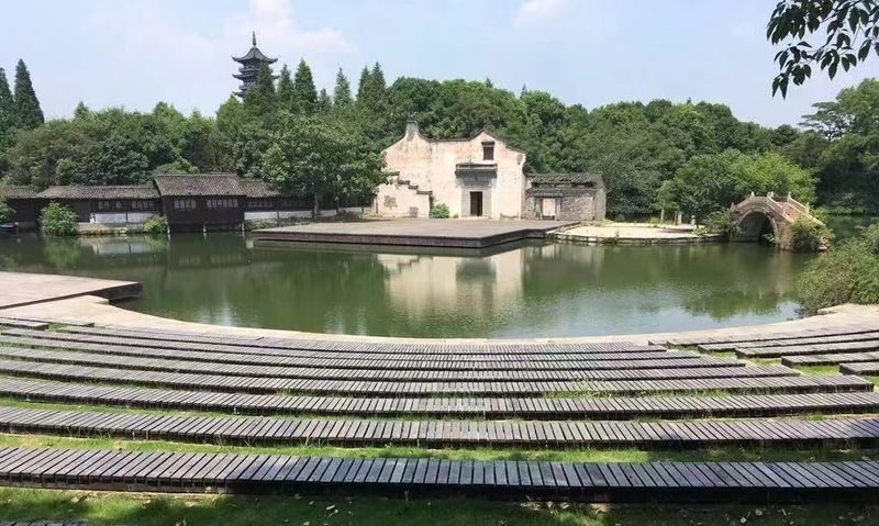 One-day tour of the ancient water towns in Jiangnan: Wuzhen East Gate and West Gate - Lunch, boat rides, and the real price