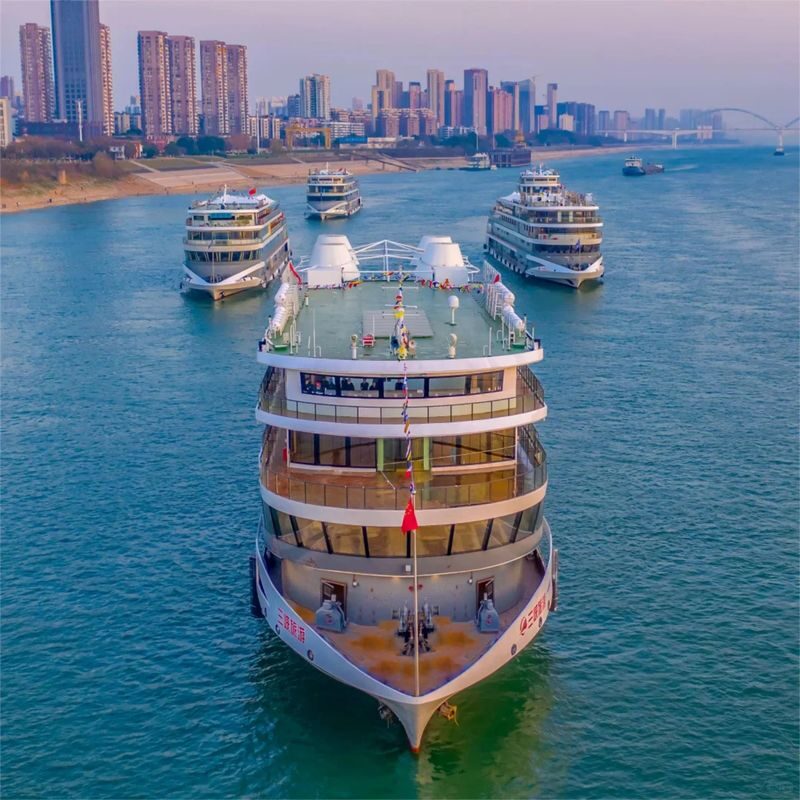 One-day tour of the Three Gorges Dam in Yichang, Hubei (Three Gorges luxury cruise ship + pick-up and drop-off service) - A Yangtze day built around two dams