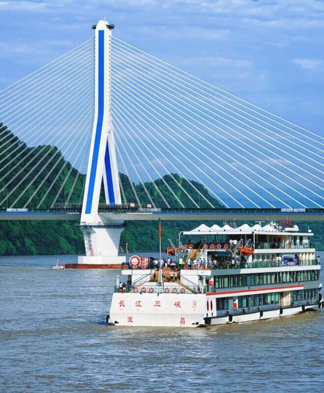 One-day tour of the Three Gorges Dam in Yichang, Hubei (Three Gorges luxury cruise ship + pick-up and drop-off service) - Cruising through Xiling Gorge