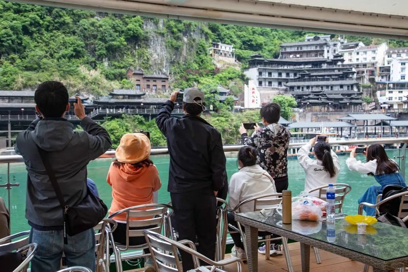 One-day tour of the Three Gorges Dam in Yichang, Hubei (Three Gorges luxury cruise ship + pick-up and drop-off service) - What the price includes, and what it does not