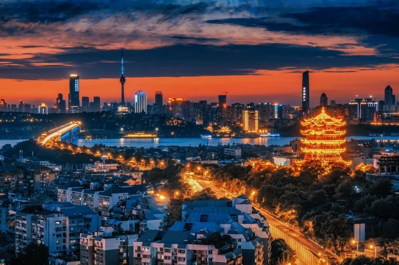One-day tour of Wuhan Yellow Crane Tower & Hubu Alley - Yellow Crane Tower puts Wuhan’s story in view