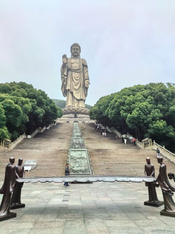 One-day tour of Wuxi Lingshan Grand Buddha +Yuantouzhu Scenic Area - Three Kingdoms City and Water Margin City: film sets with a historical flavor