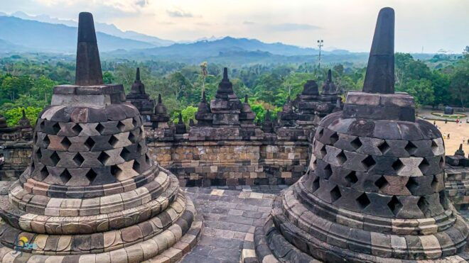 One Day Tour: Punthuk Setumbu - Borobudur Climb - Prambanan - Highlights of Punthuk Setumbu