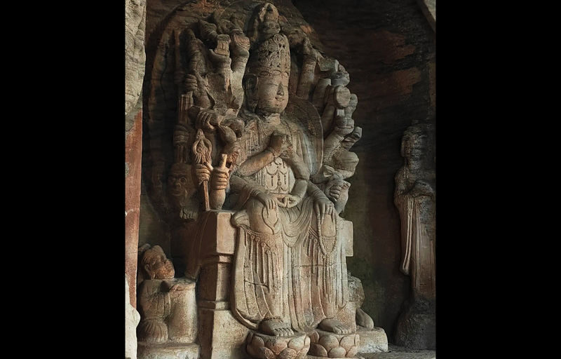One-Day Tour to Dazu Rock Carvings and Longshui Lake in Chongqing - Lunch and Northern Song Dynasty Street