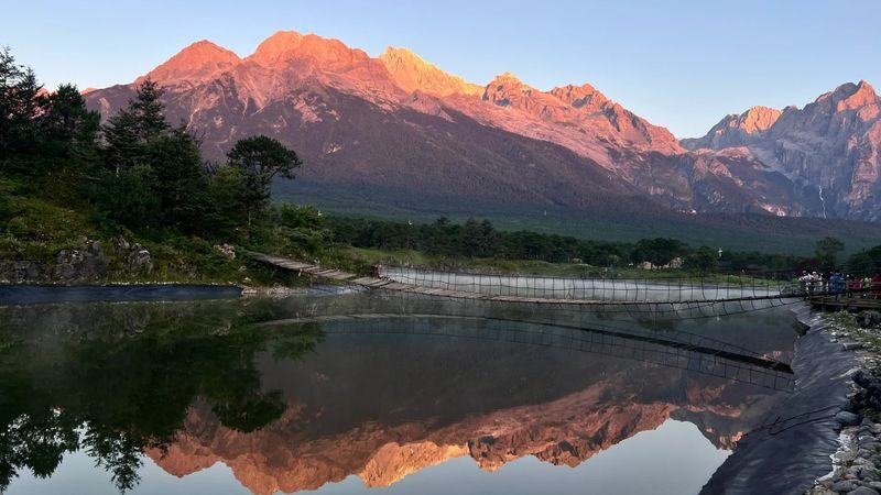 One-day tour to Jade Dragon Snow Mountain in Lijiang, Yunnan - An early start from Lijiang
