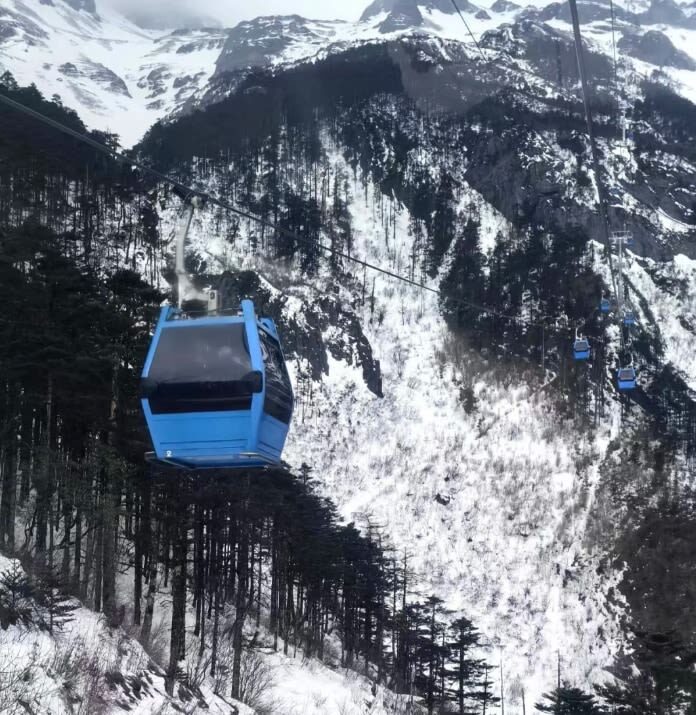 One-day tour to Jade Dragon Snow Mountain in Lijiang, Yunnan - Lunch, the performance and the real pace of the day