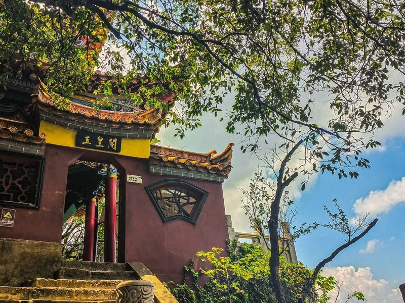 One-Day Tour to Kunming Western Hills and Yunnan Nationalities Village - Dianchi Lake: broad water and open views