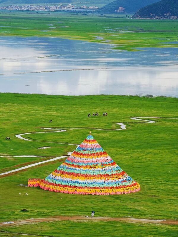 One-day tour to Tiger Leaping Gorge & Songzanlin Monastery in Shangri-La, Yunnan - Napa Sea and the seasonal grasslands