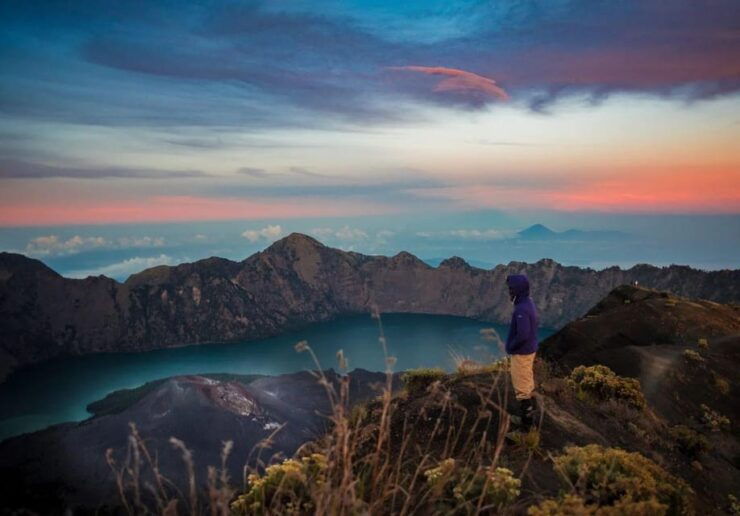 One Day Trekking Mount Rinjani With Beautiful Sunrise - Key Points