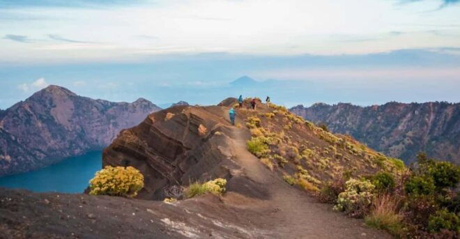 One Day Trekking Mount Rinjani With Beautiful Sunrise - Recommended Gear and Equipment