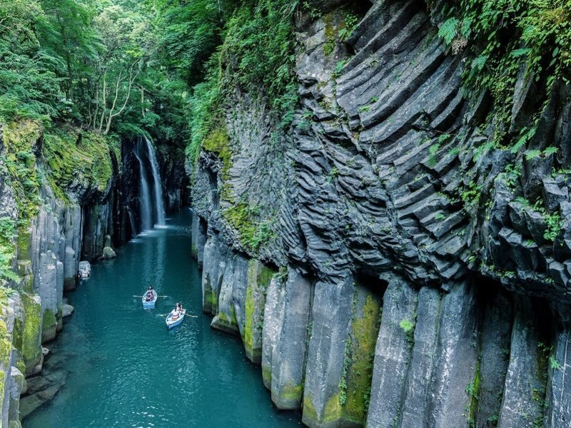 One-day trip to Kyushu Miyazaki: Kamishikimi Kumanoza Shrine & Takachiho Gorge & Ama-no-Iwato Shrine & Ama-no-Yasugawara (Departure from Fukuoka, including a special lunch) - What the price buys, and what to check