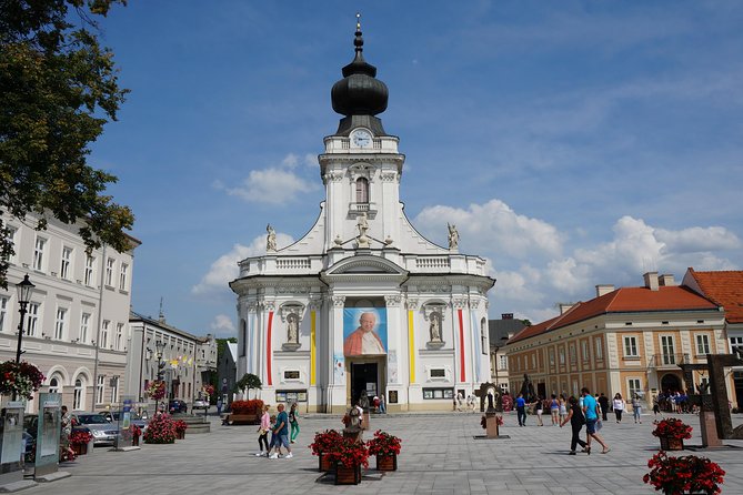 One-Day Wadowice & Czestochowa Tour From Krakow - Itinerary Details