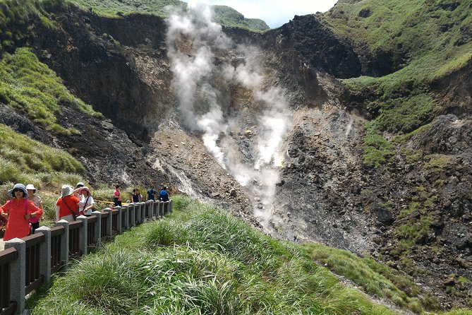 One-day Yangmingshan NP Beitou Hot Spring Park and Tamsui Tour Package - Common Questions