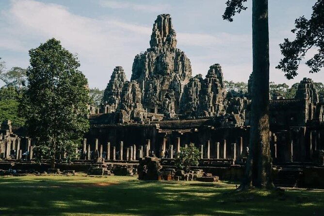 One Full Day Private Tour of Angkor Wat, Ta Prohm, Angkor Thom & Banteay Srie - Transportation and Logistics