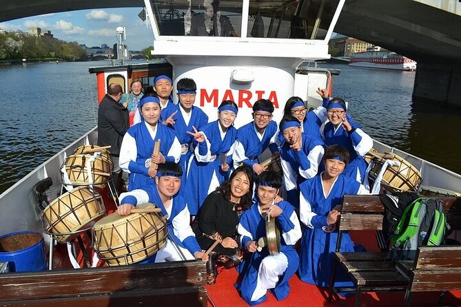 One Hour Boat Tour on Vltava River - Cancellation Policy