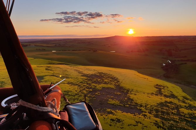 One-Hour Small-Group Hot Air Balloon Flight Over Geelong - Meeting and Pickup
