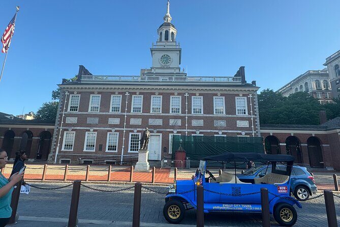 One Hour Tour Of Philadelphia Historical Sites In A Vintage Car - Who Will Love This Tour?