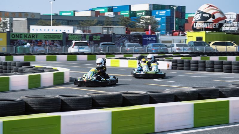 ONE KART - The venue and the last leg from the metro