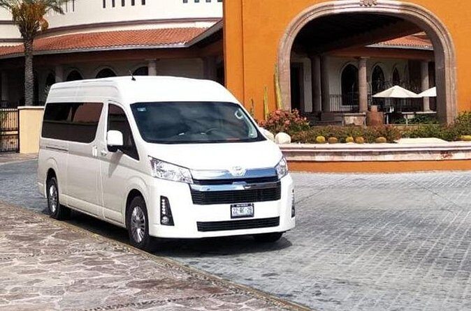 One Way Airport Transfer from SJD-Hotel or Hotel-SJD Cabo San Lucas Zone - On the Road