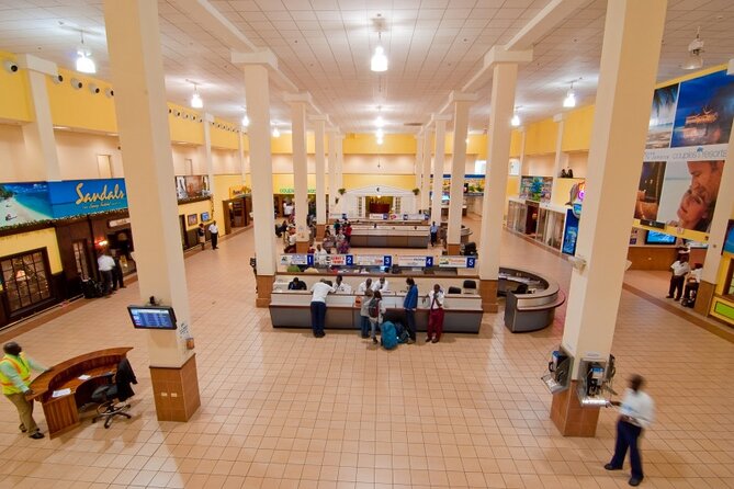 One Way Airport Transportation: MBJ Airport to Jamaica Hotels on Coach Bus - Overview and Benefits