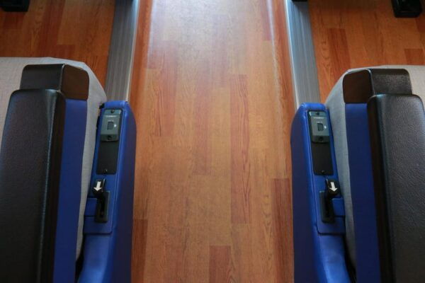 One-Way Bus Transportation : From Osaka to Kanazawa - Bus Service Amenities