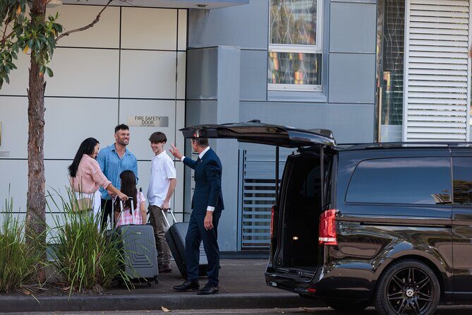 One Way Luxury Transfer to Gold Coast Theme Parks - Introduction