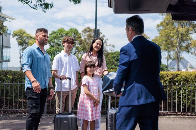 One Way Luxury Transfer to Gold Coast Theme Parks - A Closer Look at the Experience